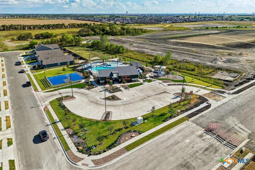 main property photo 29
