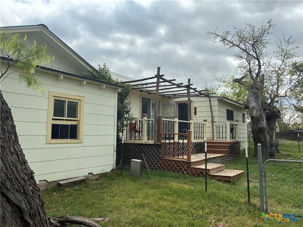 main property photo 27