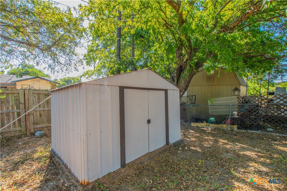 main property photo 22