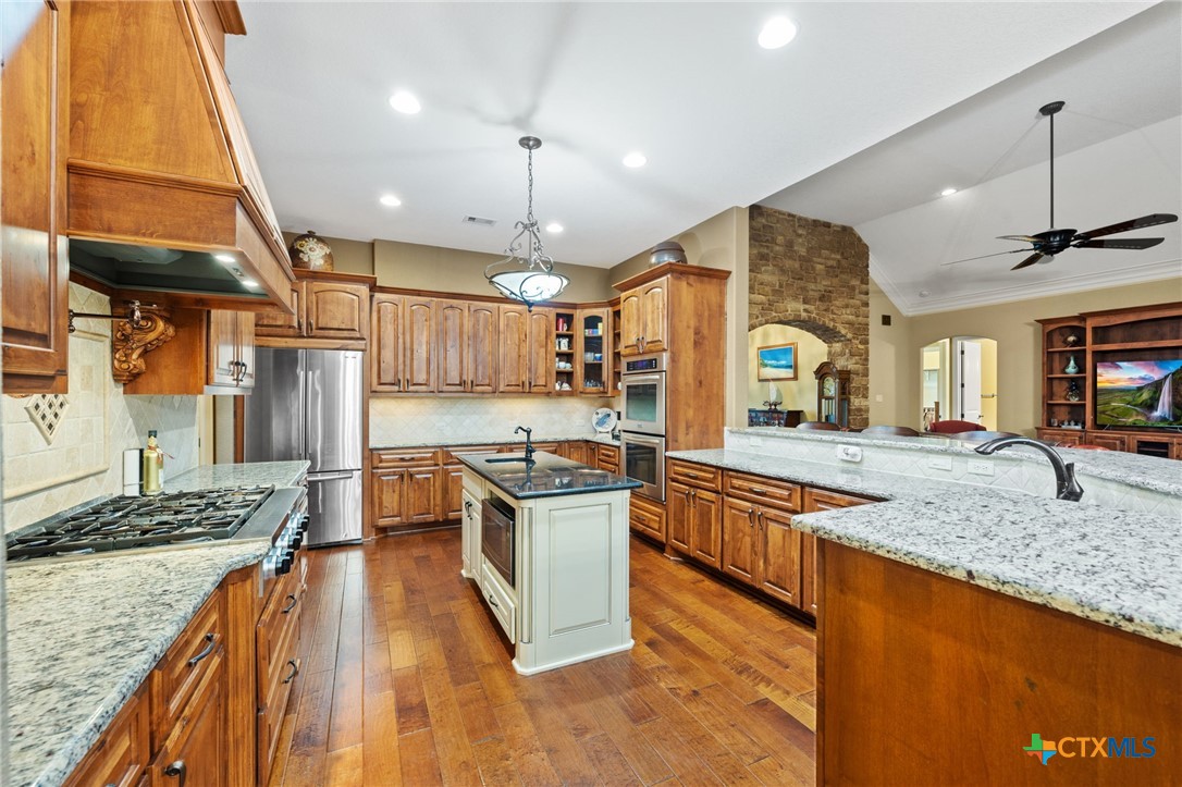 main property photo 5