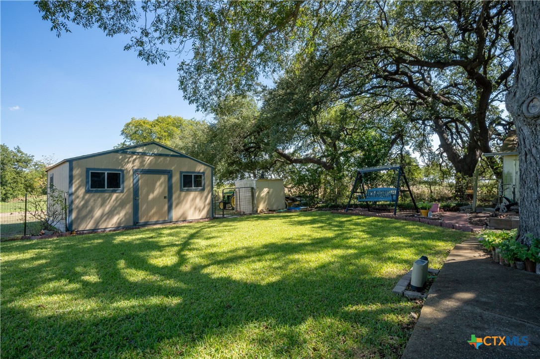 main property photo 28