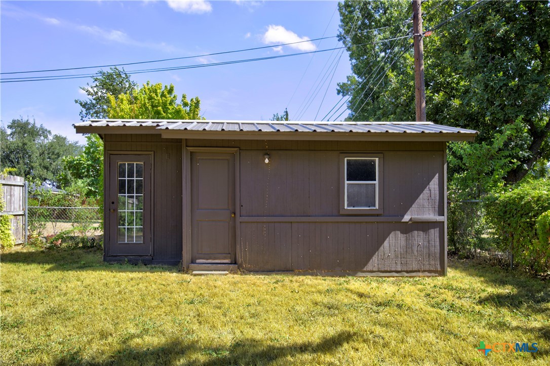main property photo 18