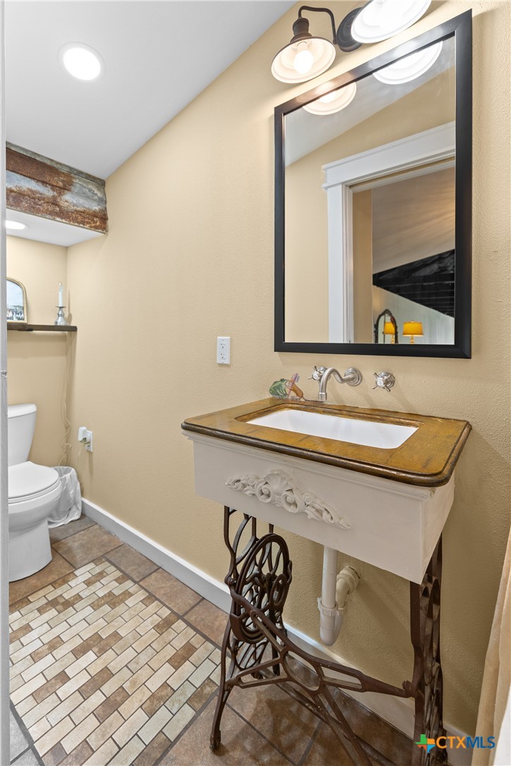 main property photo 31