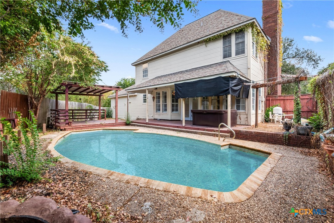 main property photo 37