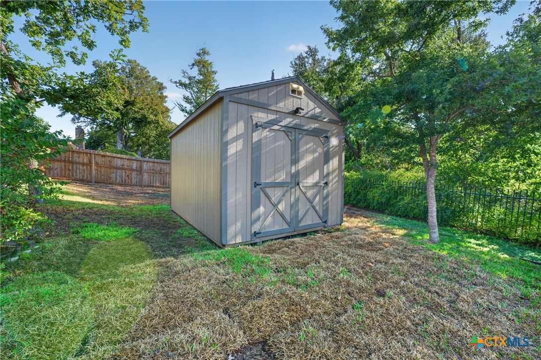 main property photo 39