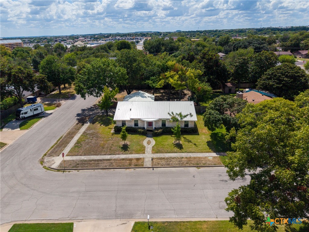 main property photo 29