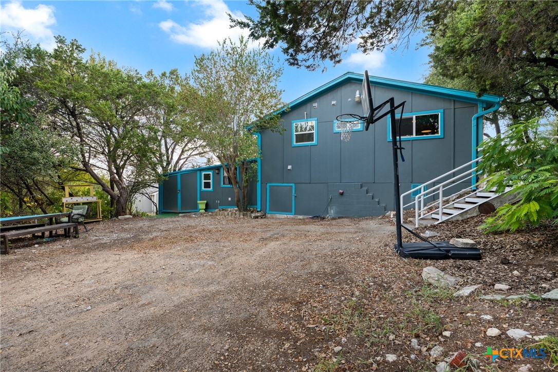 main property photo 25