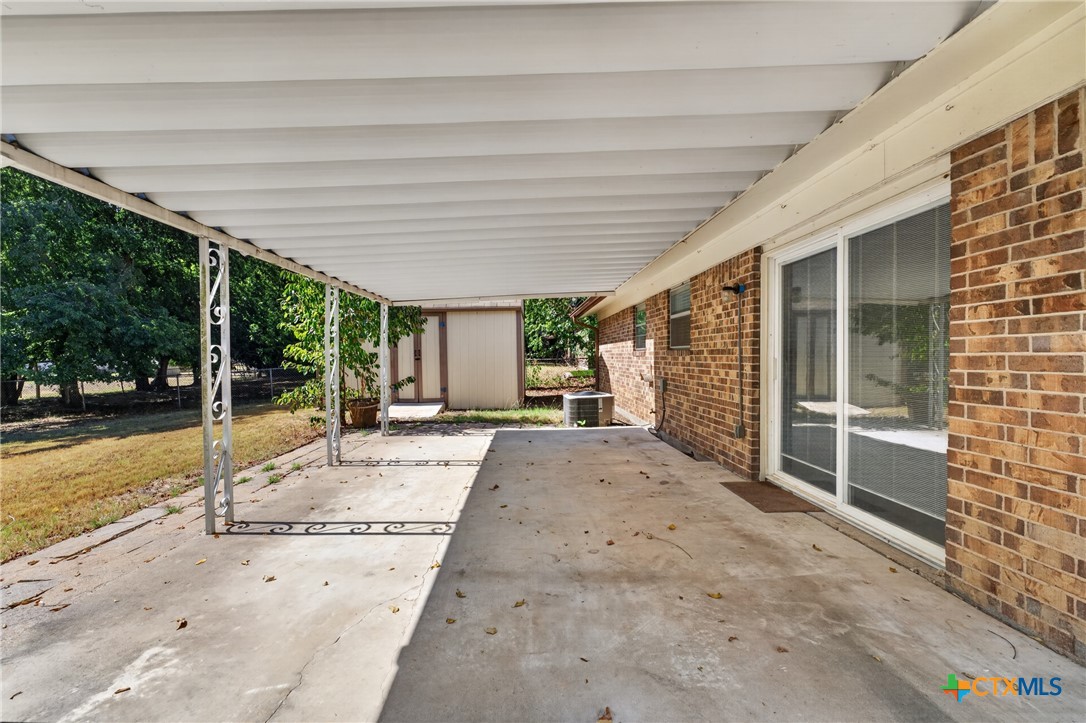 main property photo 28