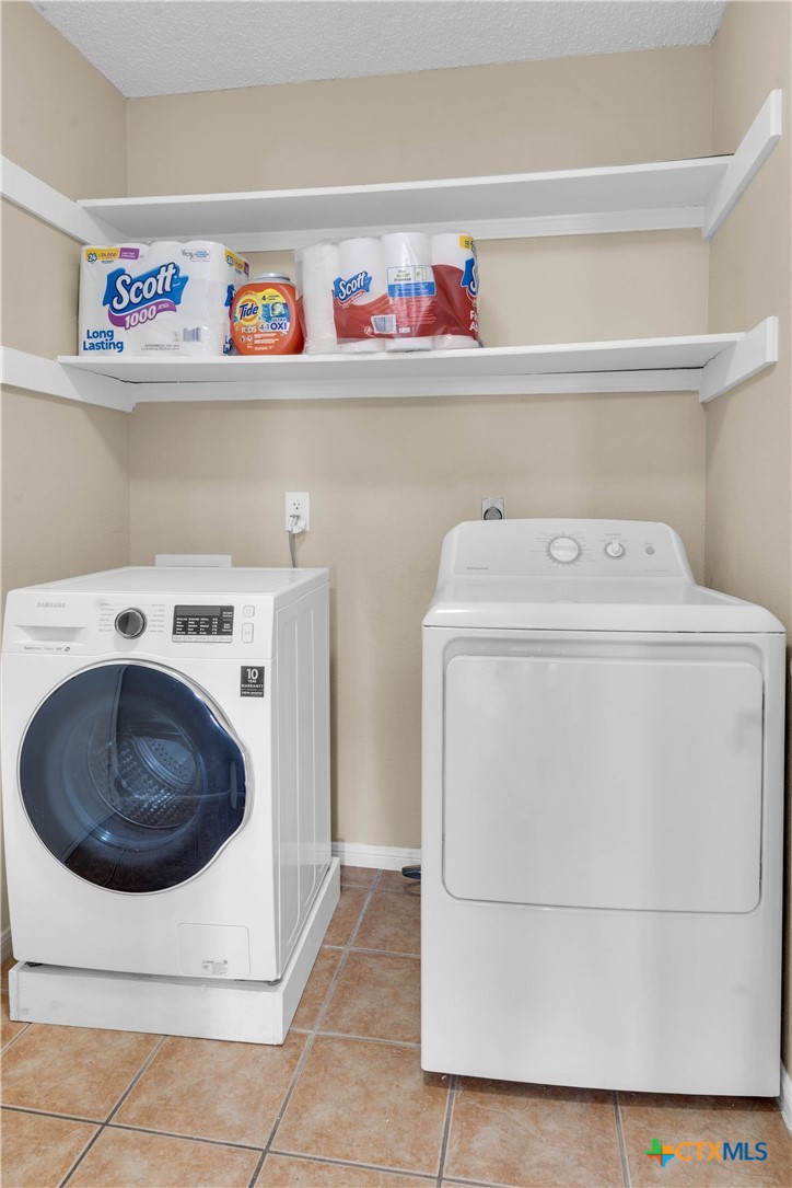 main property photo 9