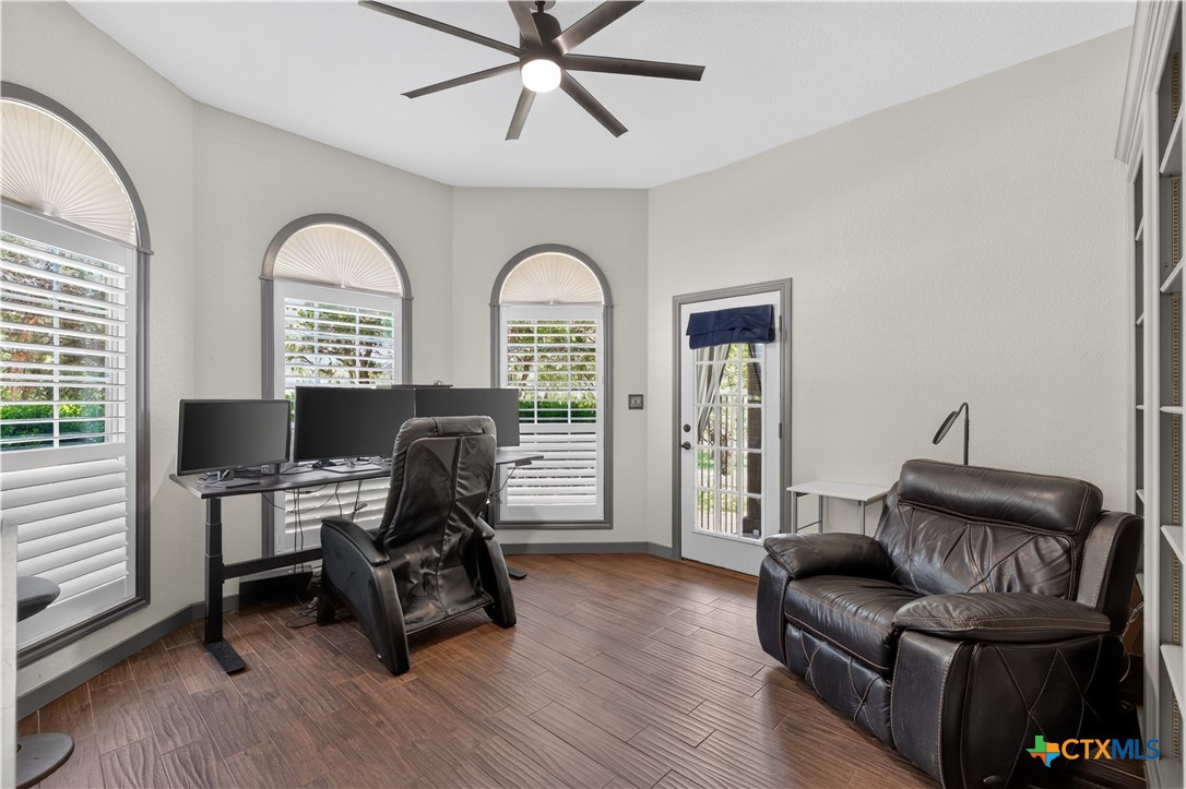 main property photo 19