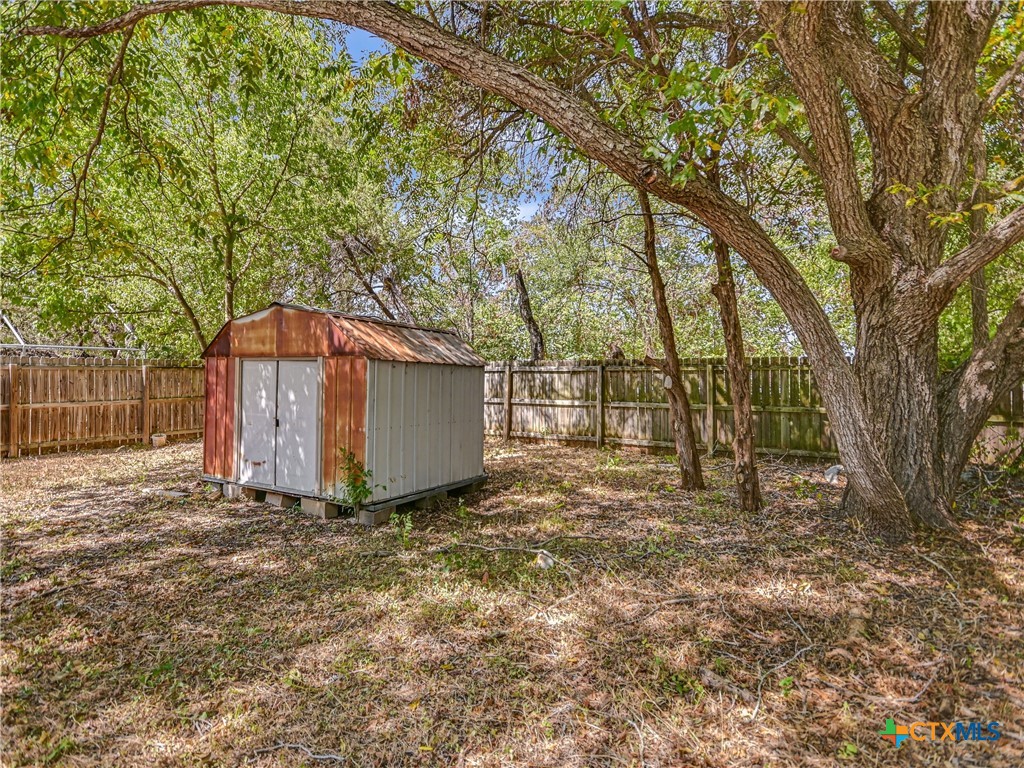 main property photo 23