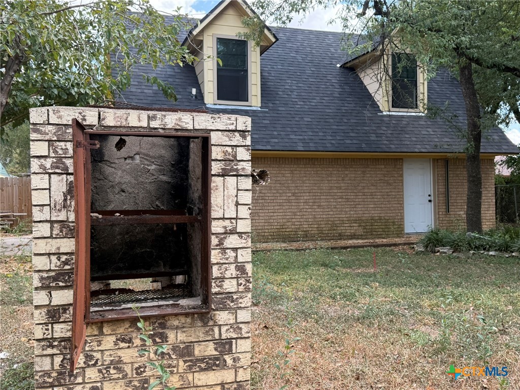main property photo 28