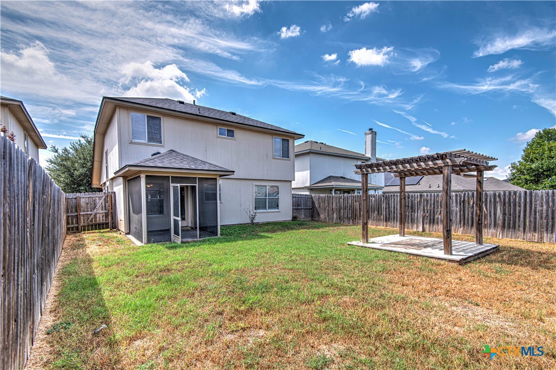 main property photo 28