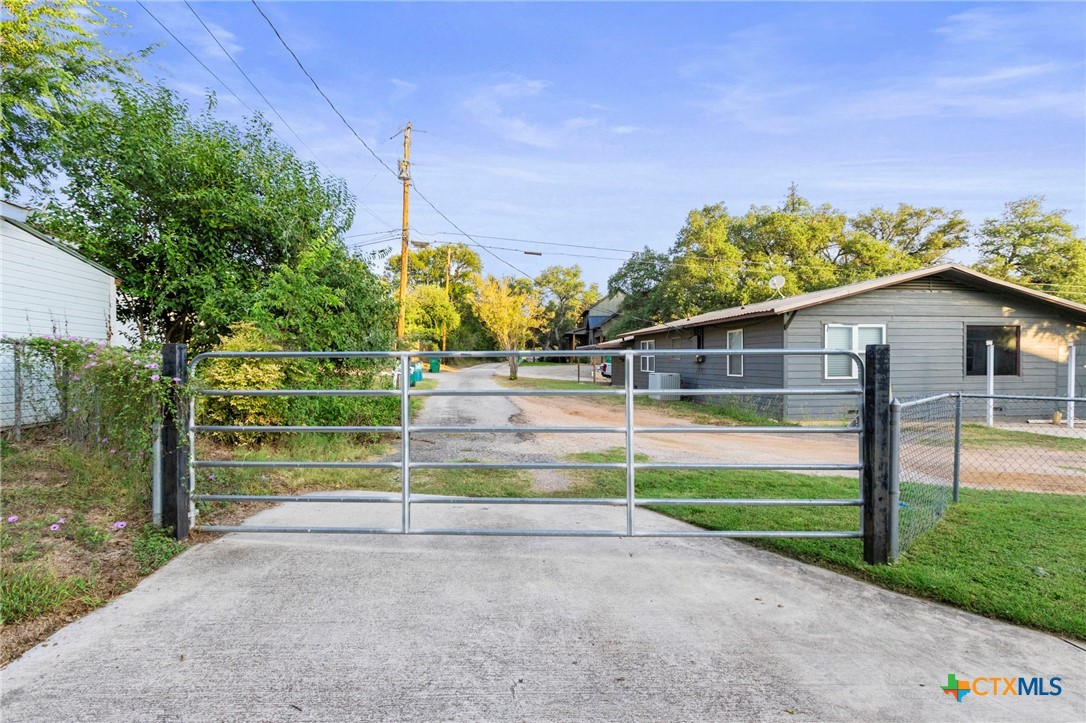 main property photo 33