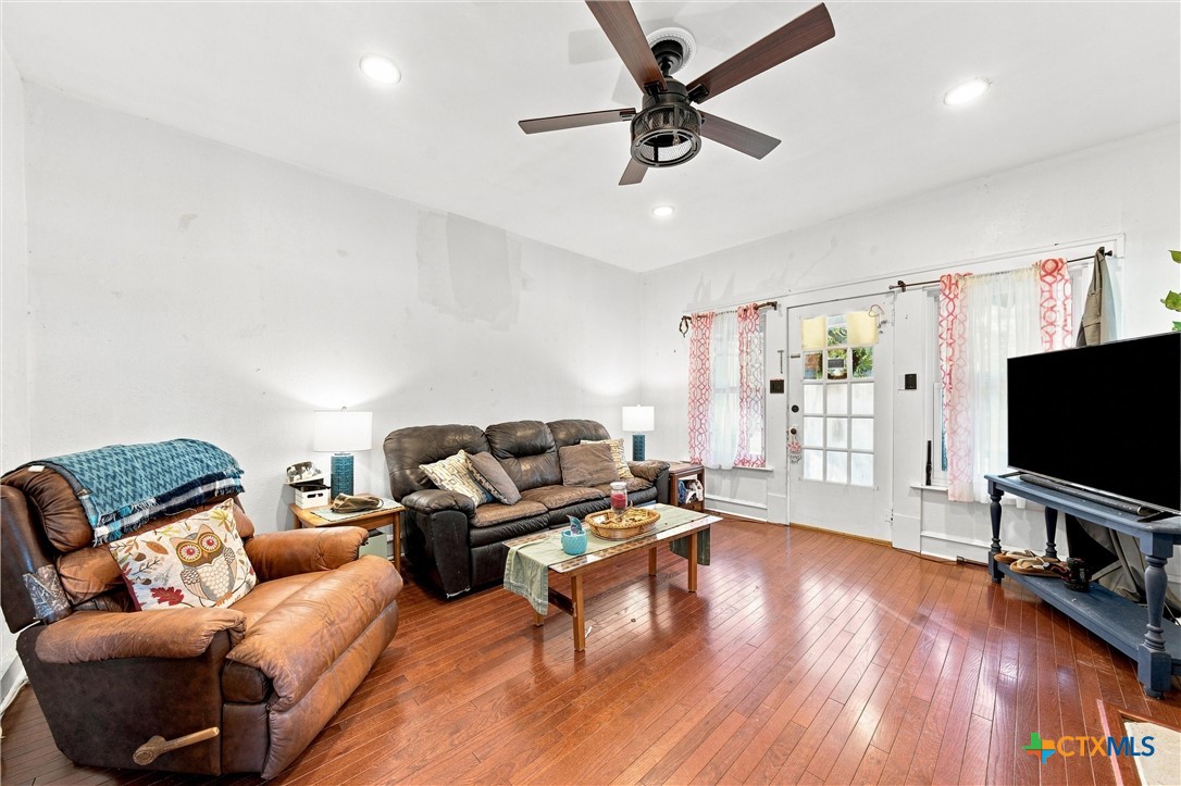 main property photo 4