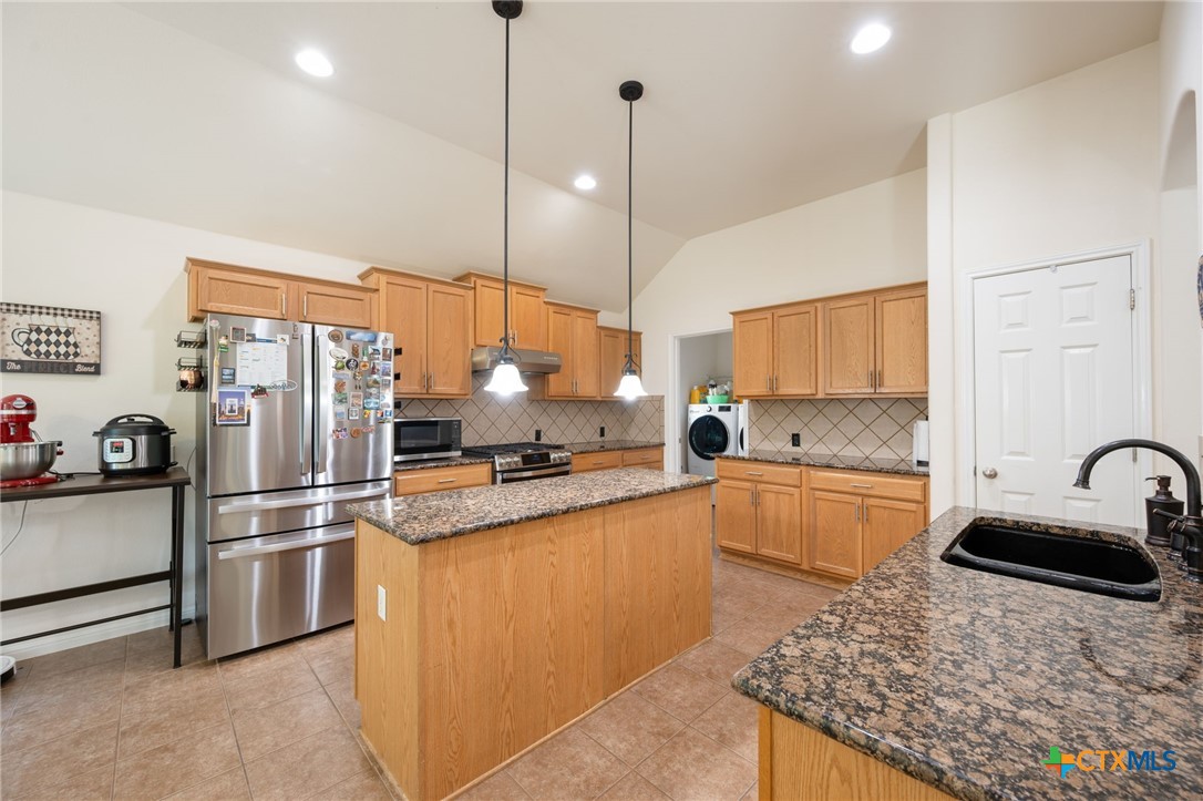 main property photo 14