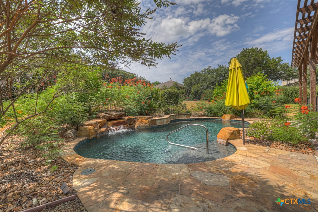 main property photo 30