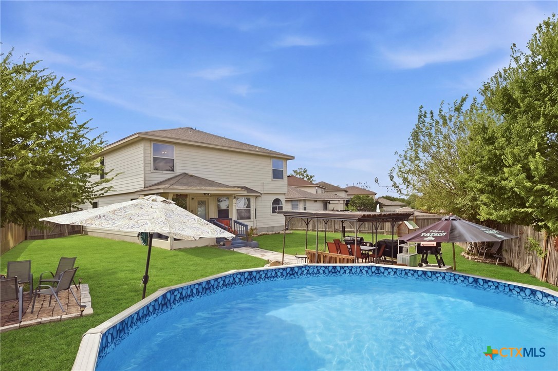 main property photo 40