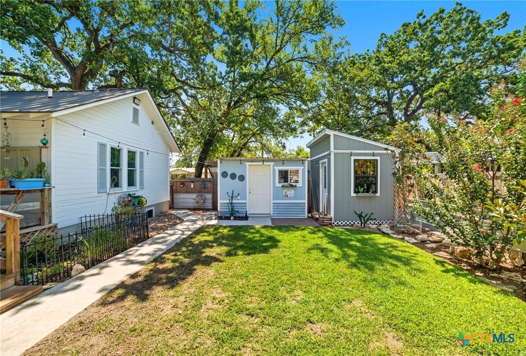 main property photo 10