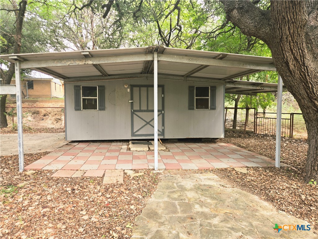 main property photo 28