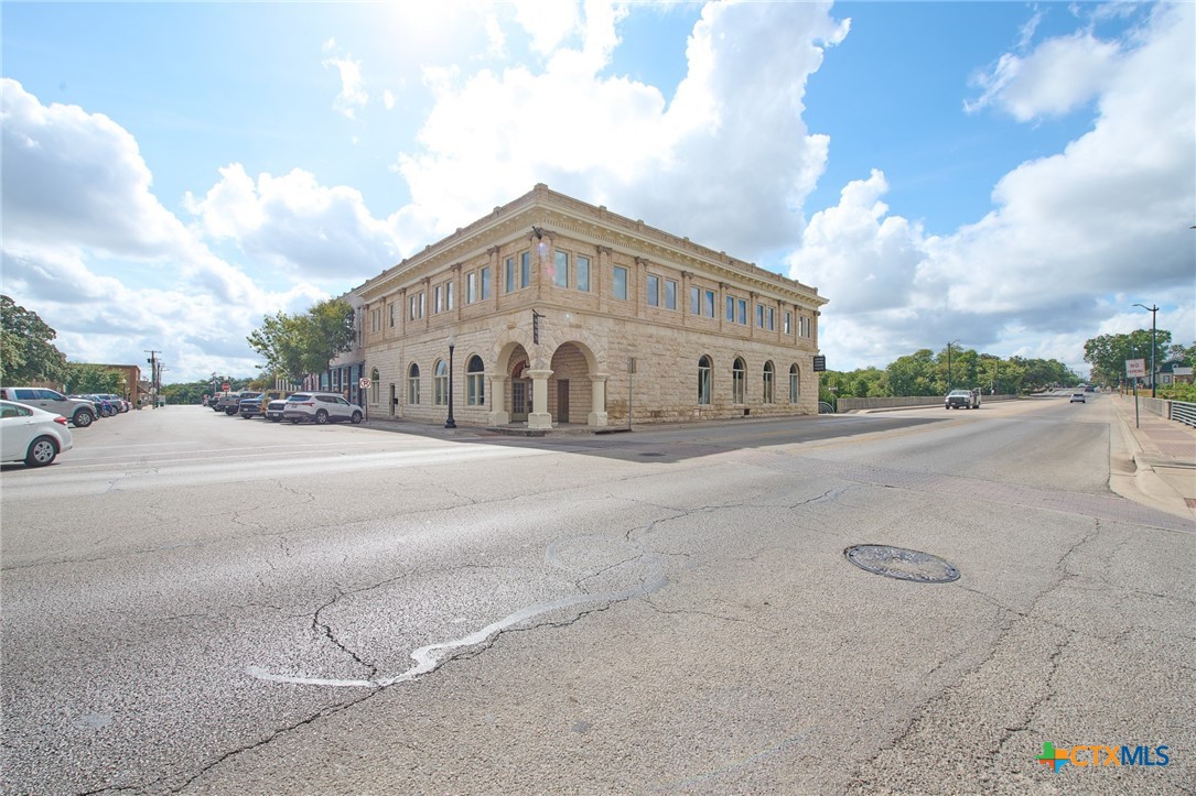 main property photo 3