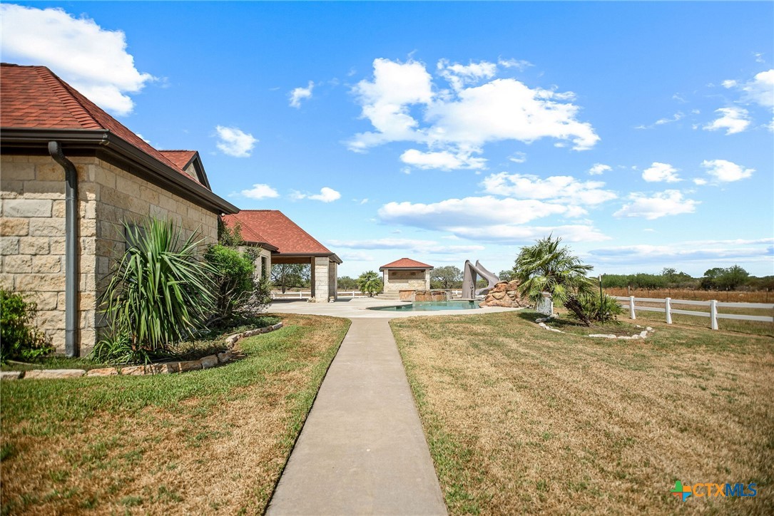 main property photo 30