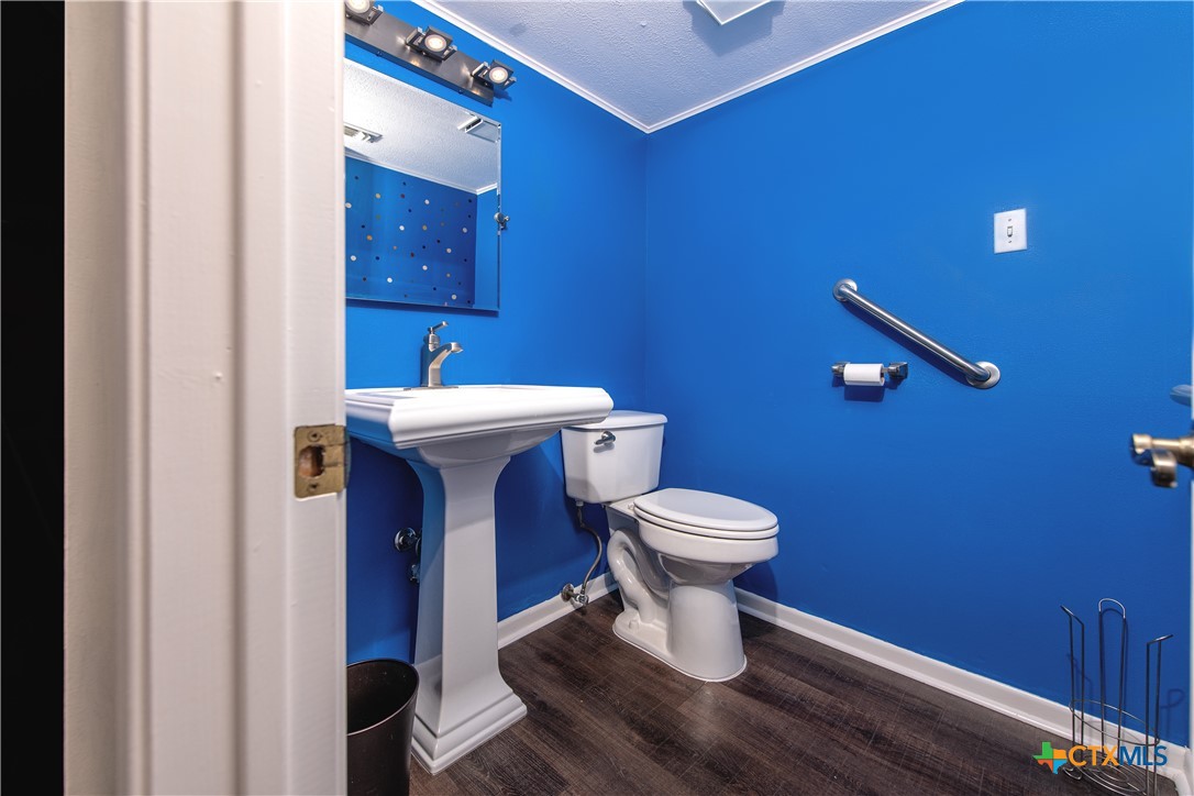main property photo 8
