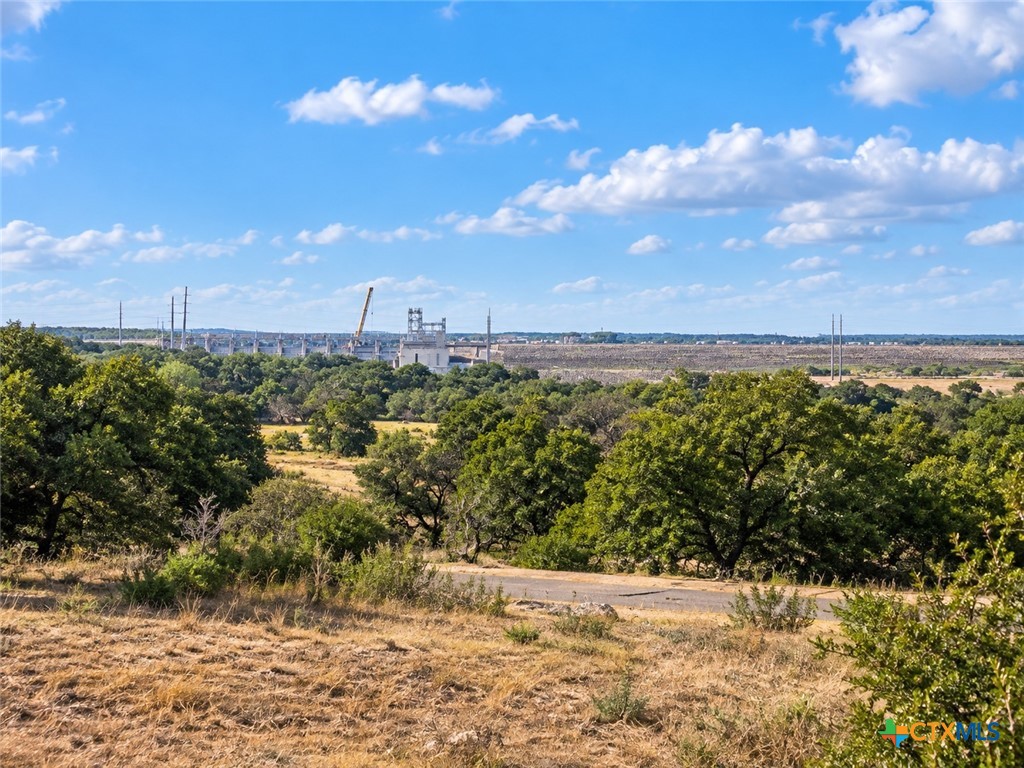 main property photo 10