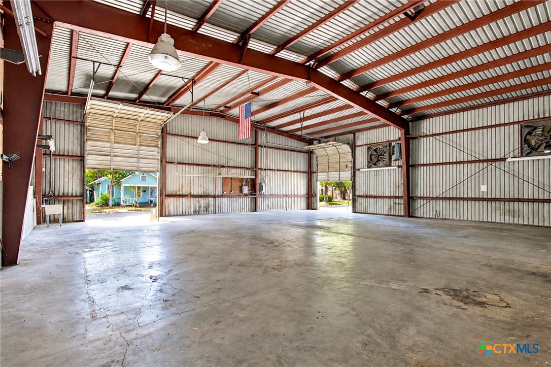 main property photo 10