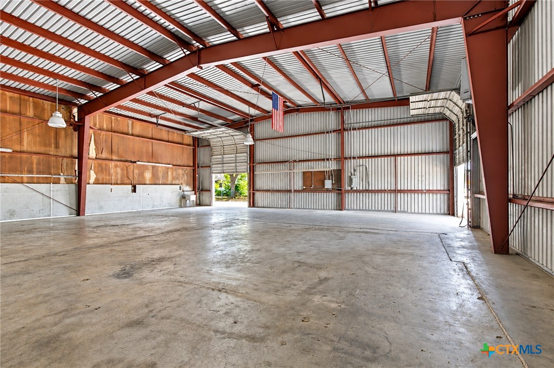 main property photo 11