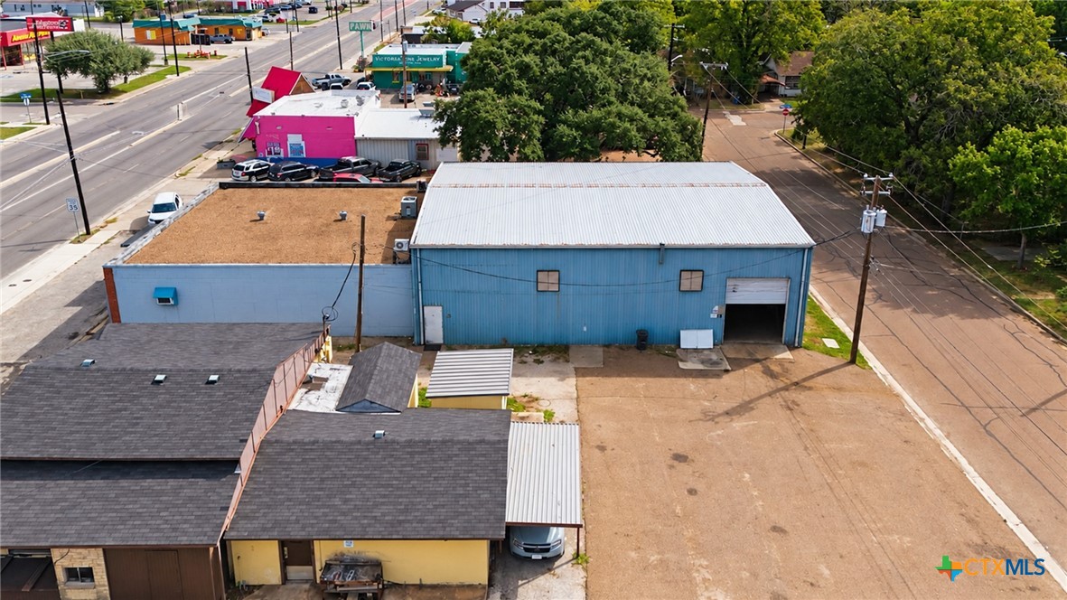 main property photo 28