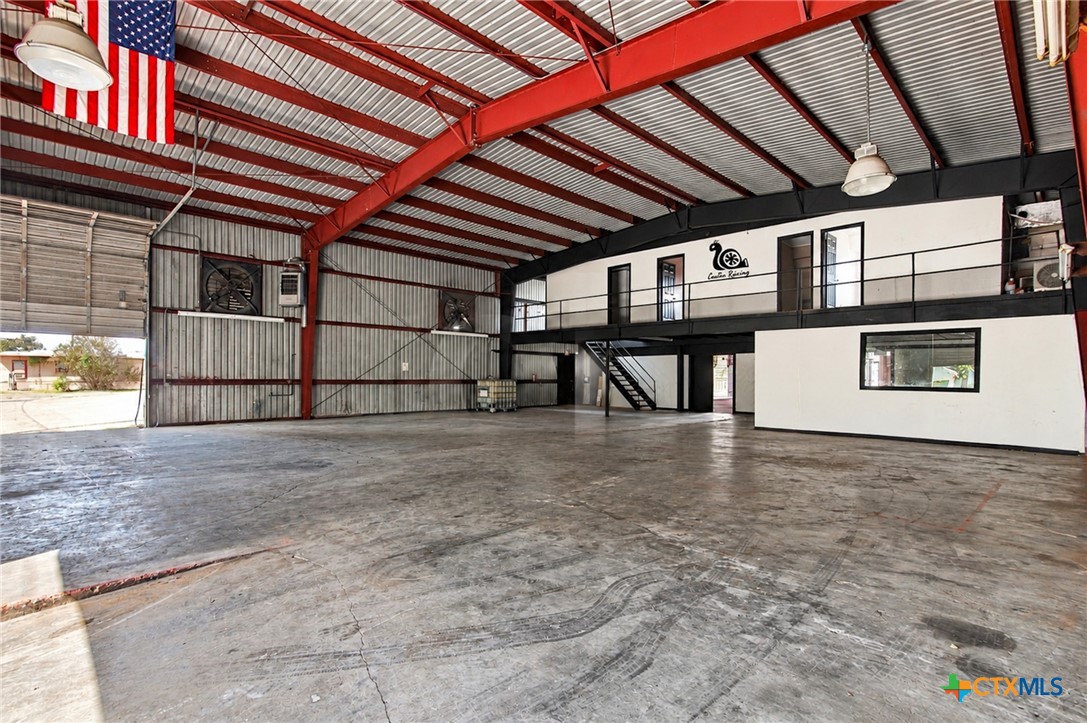 main property photo 9