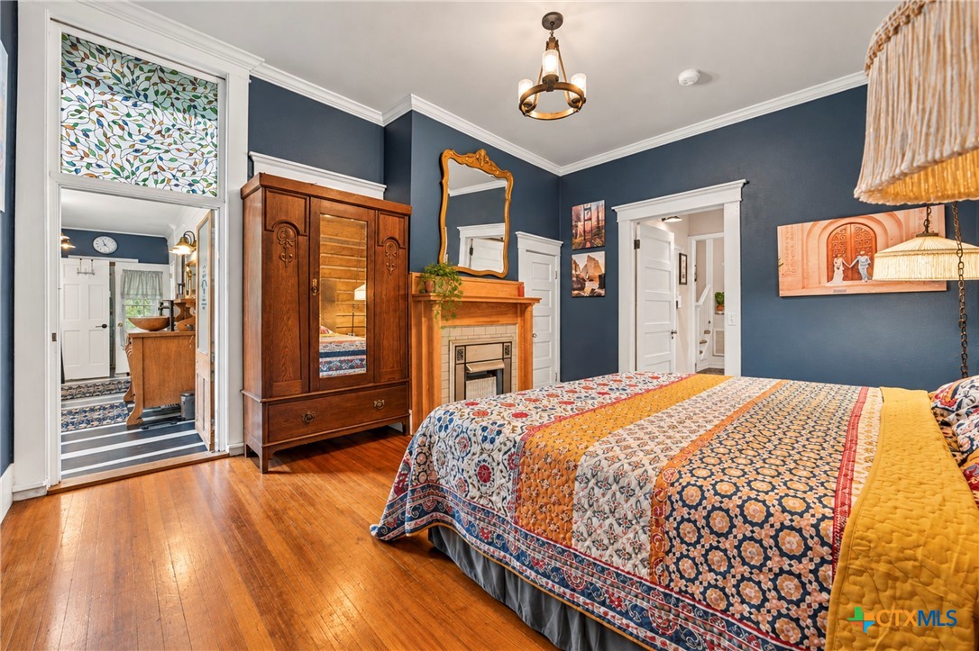 main property photo 11