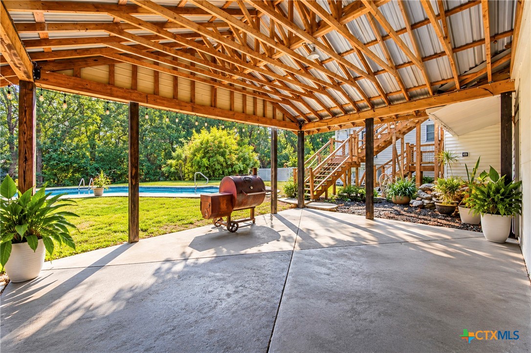 main property photo 33