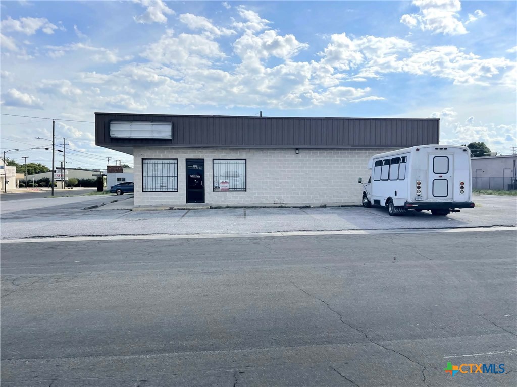 main property photo 4