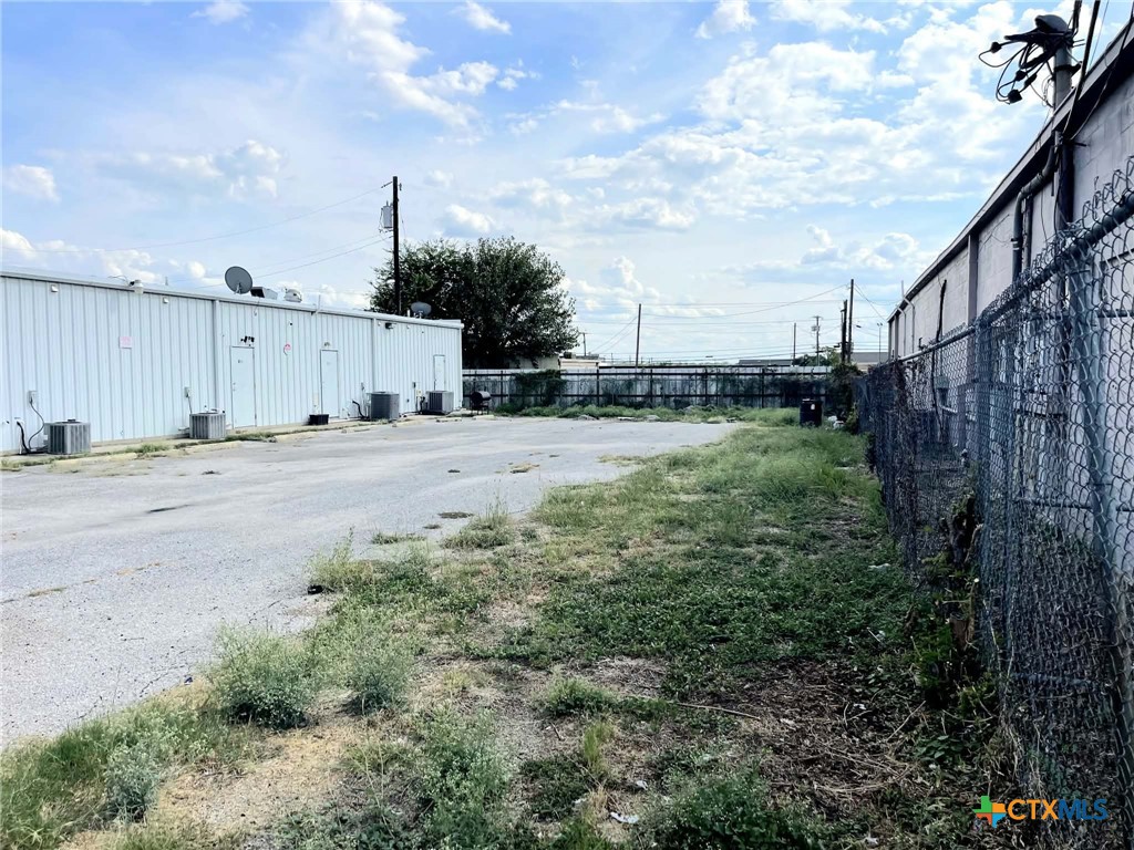 main property photo 7