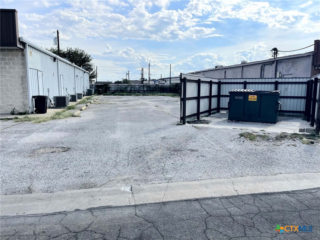 main property photo 8