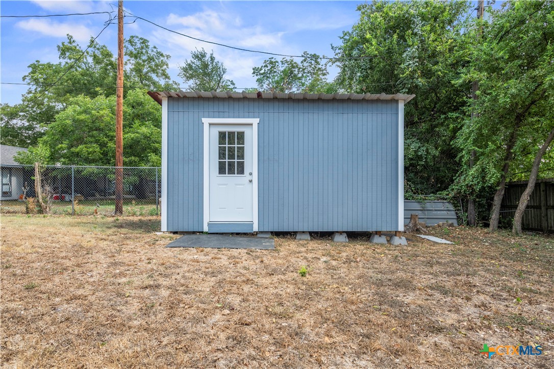 main property photo 23