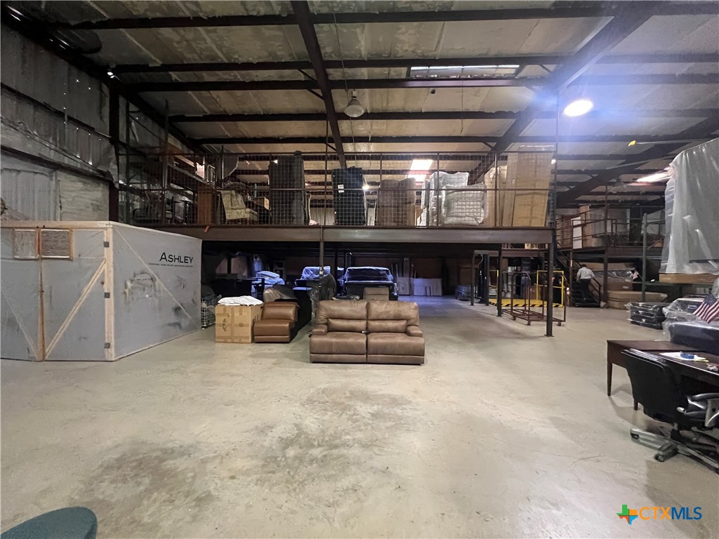 main property photo 10