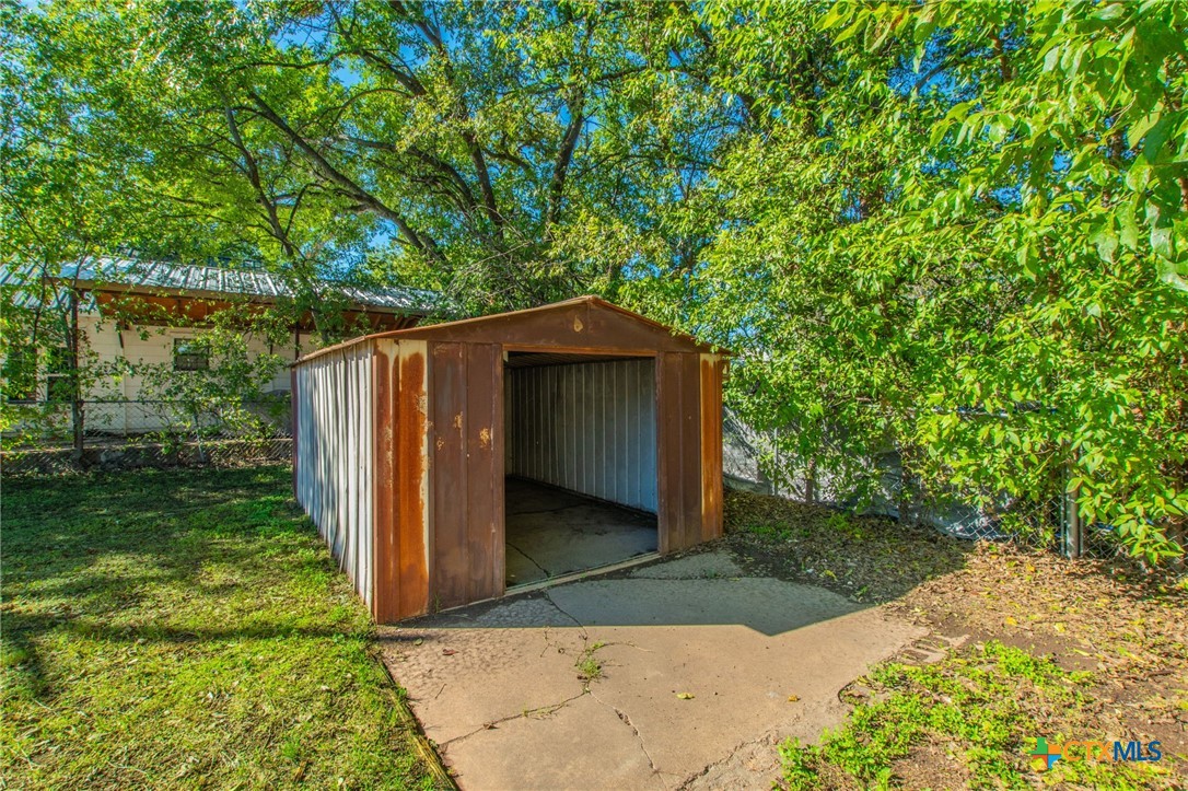 main property photo 20
