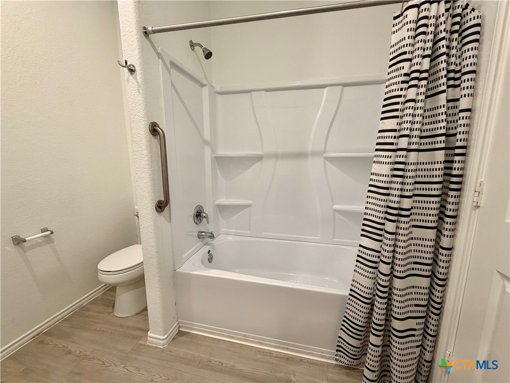 main property photo 9