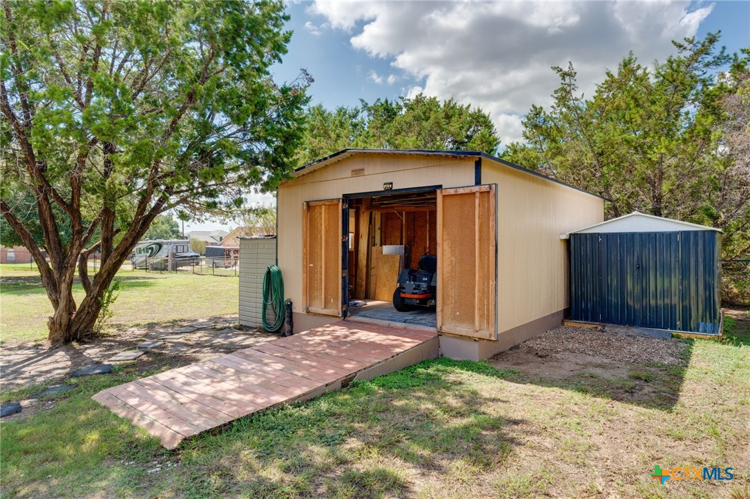 main property photo 29