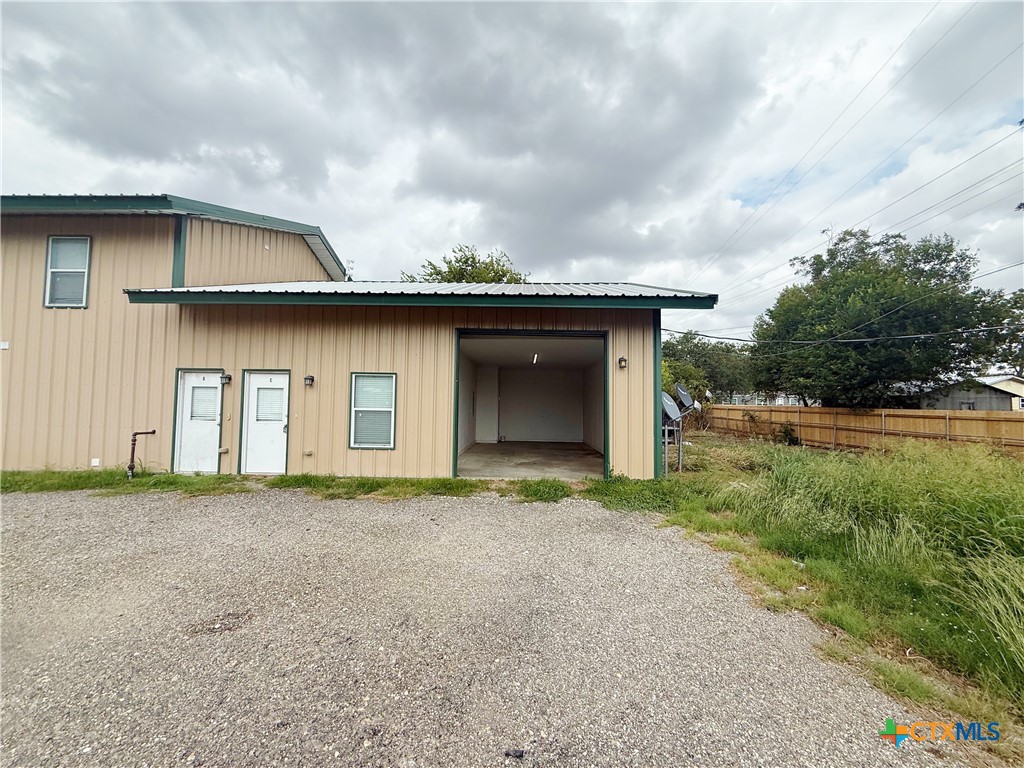 main property photo 9