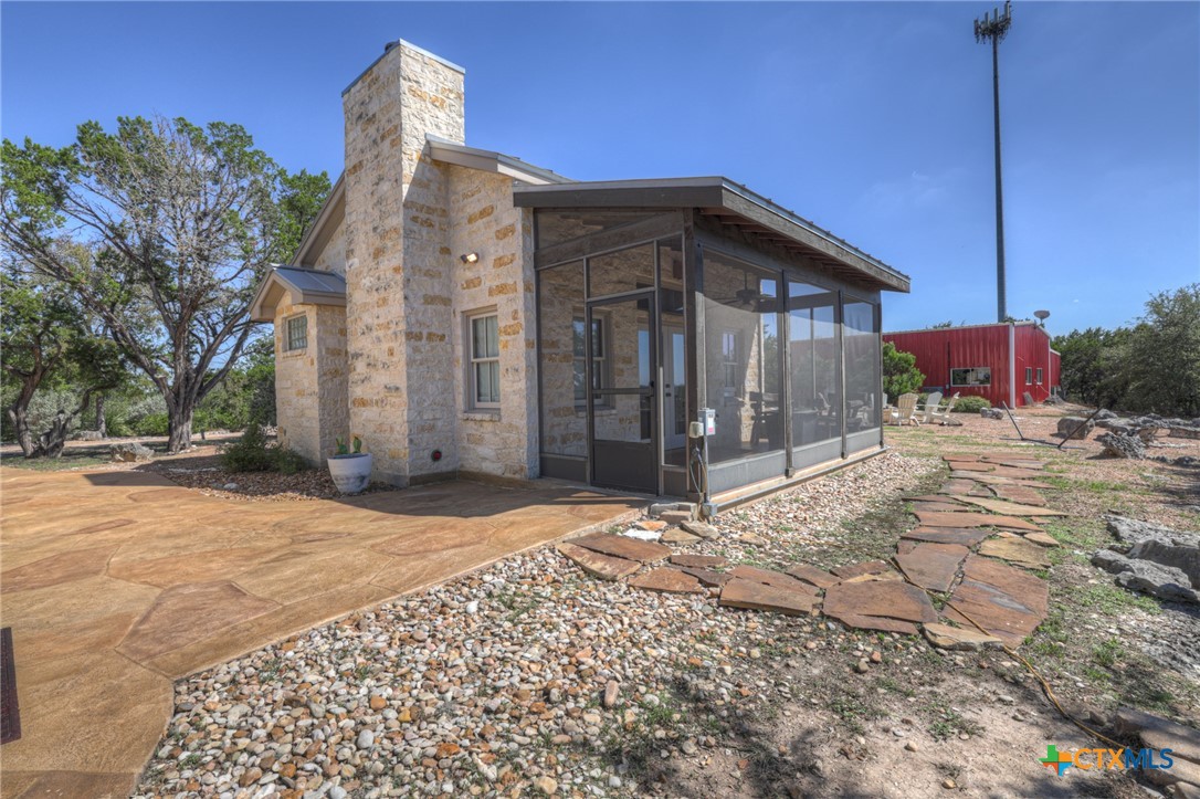 main property photo 30
