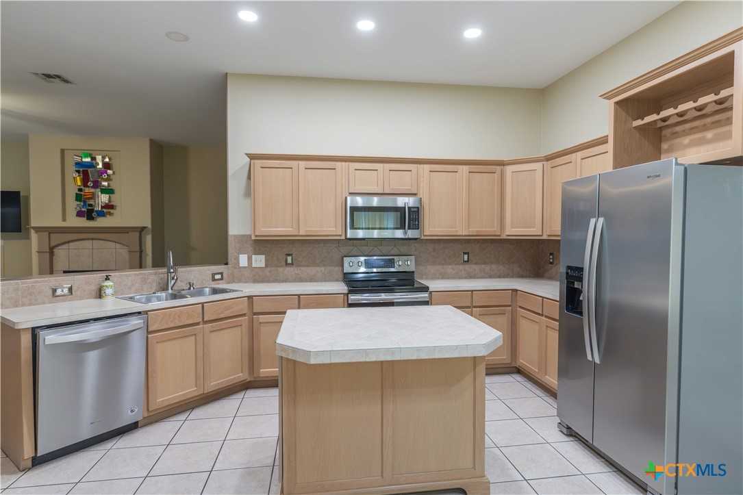 main property photo 10
