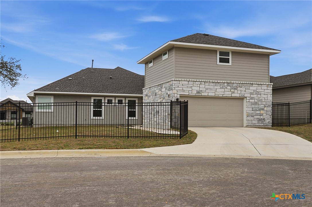 main property photo 40