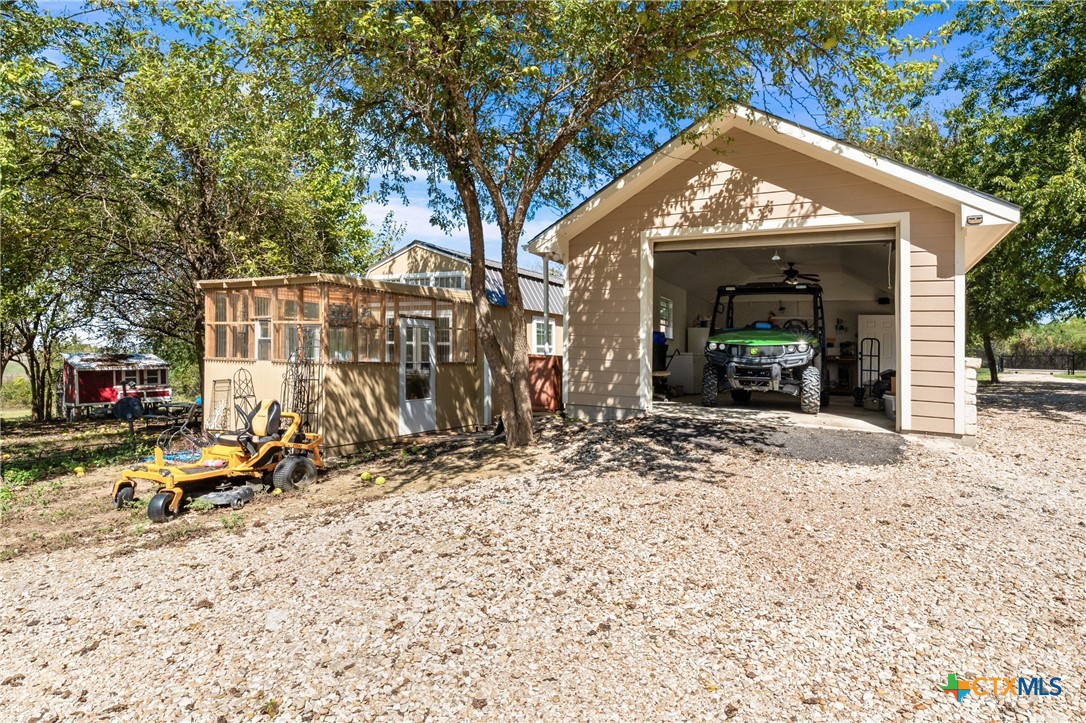 main property photo 31