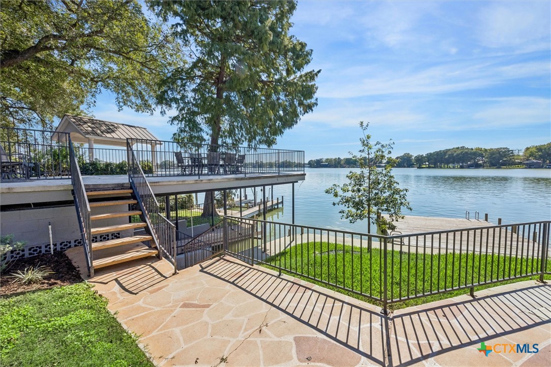 main property photo 11