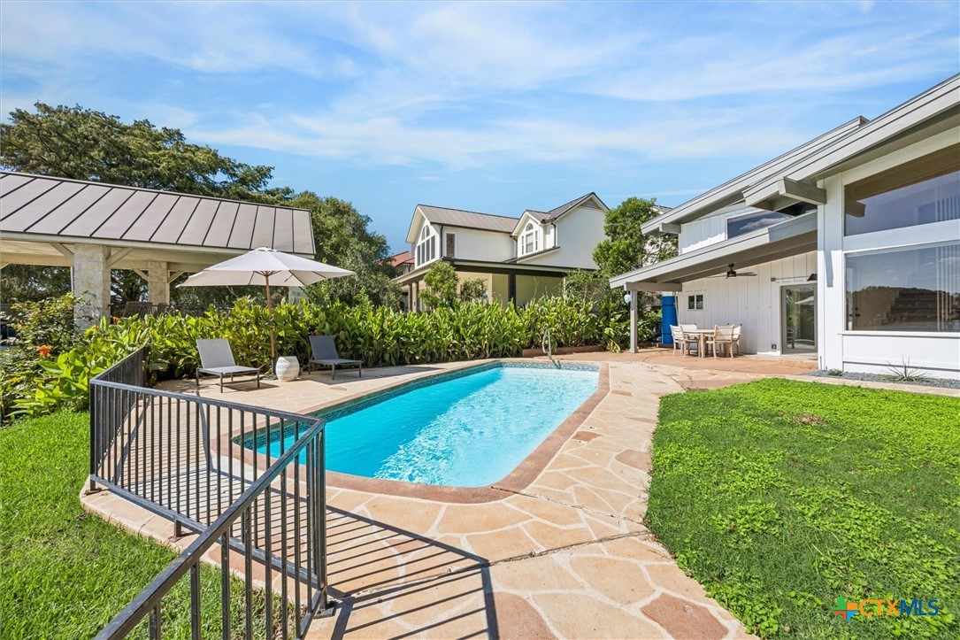 main property photo 15