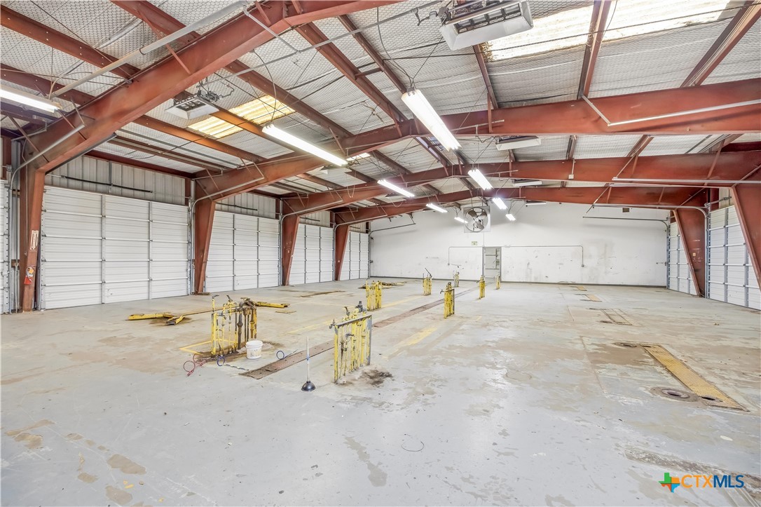 main property photo 16